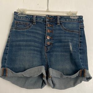 High wasted denim shorts